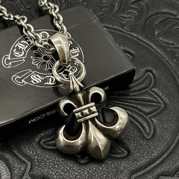 Chrome Heart Teardrop Pendant Necklace - Picture 8 of 9